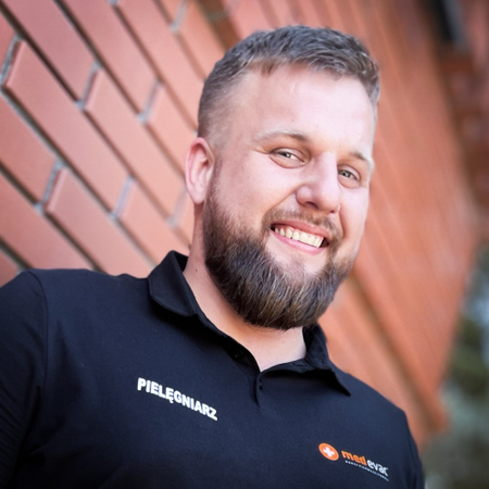 Emil Instruktor pierwszej pomocy Kozanecki Pielęgniarz Pierwsza Pomoc