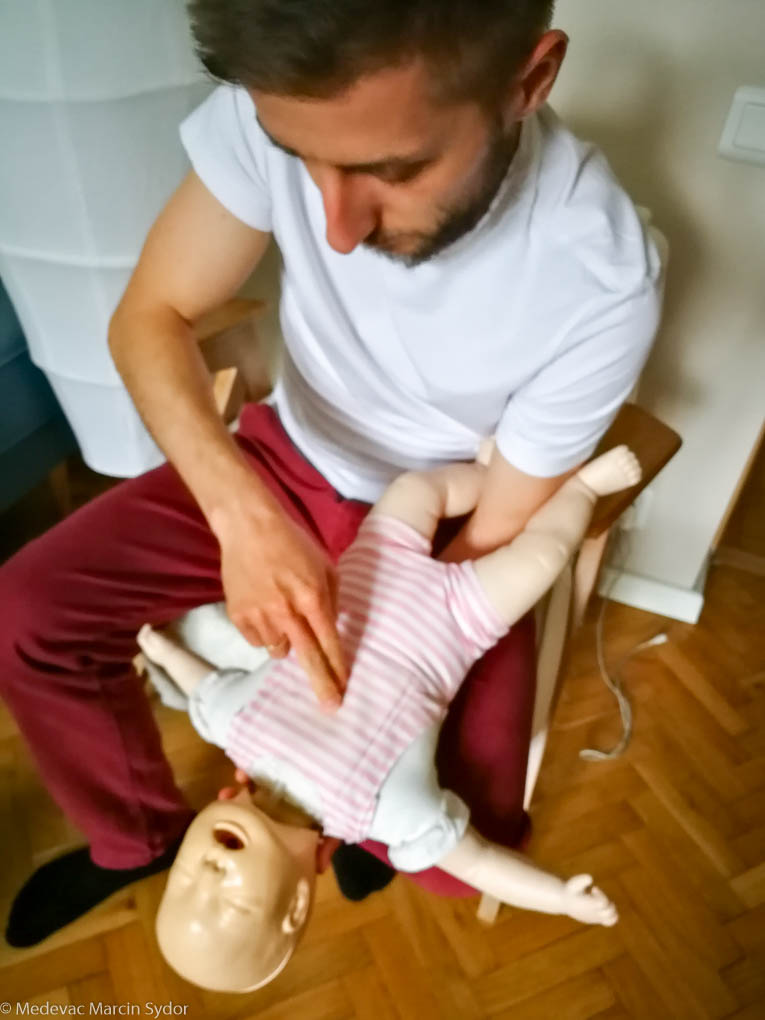 Kurs pierwszej pomocy dla rodziców Tata ratuje dziecko